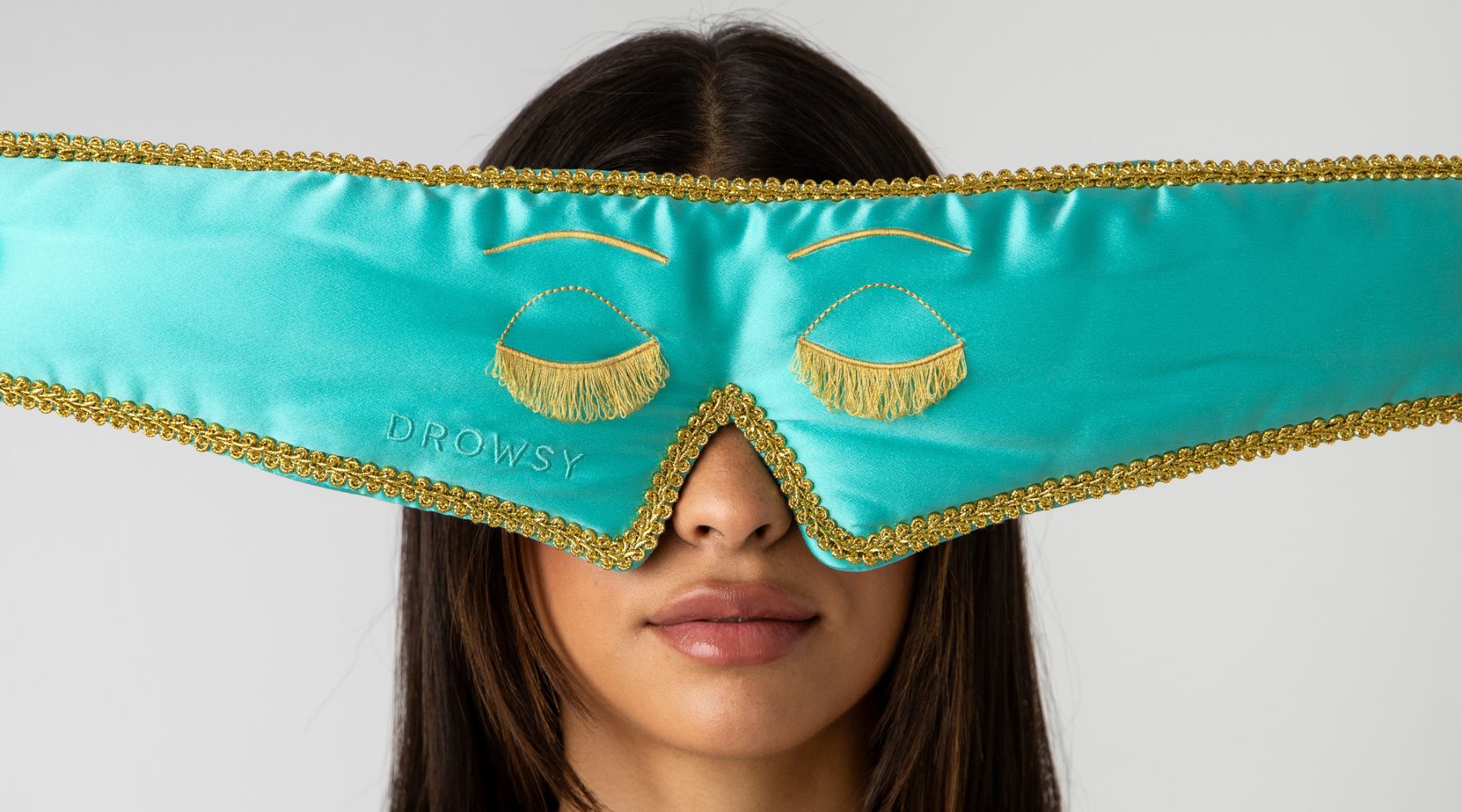 Best sleep mask for lash extensions: what shape prevents lash crush and fallout?