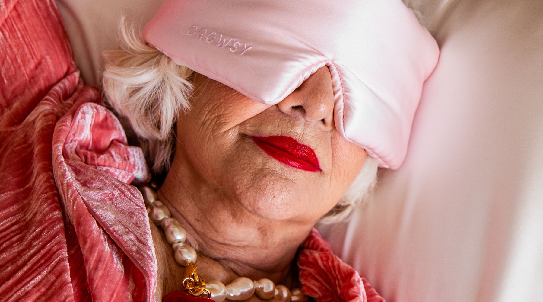 How poor sleep influences early signs of aging
