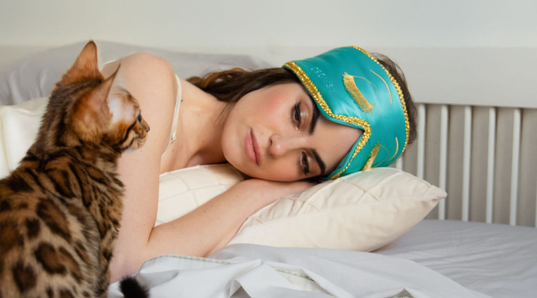 Must-have travel accessories: the best pillow and eye mask pairings