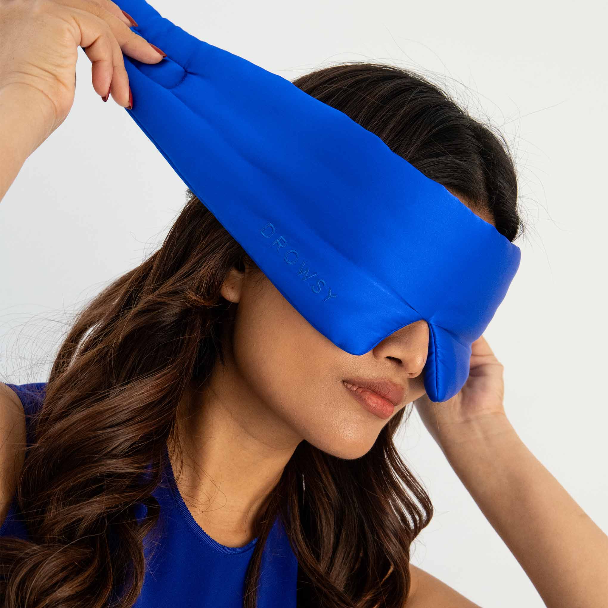 Drowsy-Royal-Blue-Silk-Eye-Mask-04.jpg__PID:c8004b41-5612-439f-908c-62302de4a824