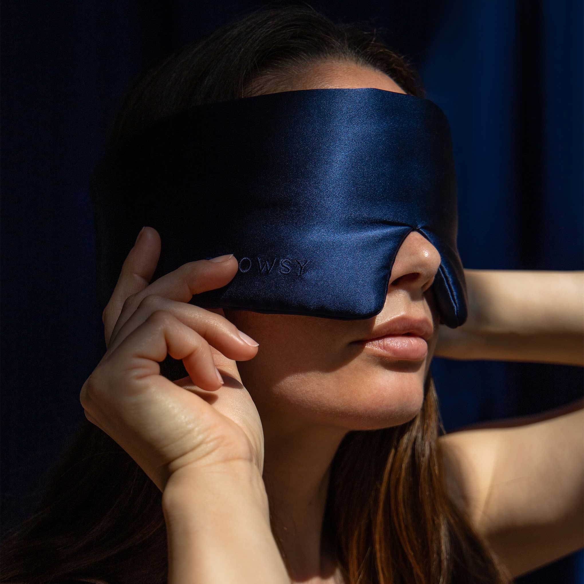 Drowsy-Sleep-Co-Midnight-Blue-Light-Blocking-Silk-Sleep-Mask5.jpg__PID:e537d1c8-66af-4fbc-a277-aab70594173b