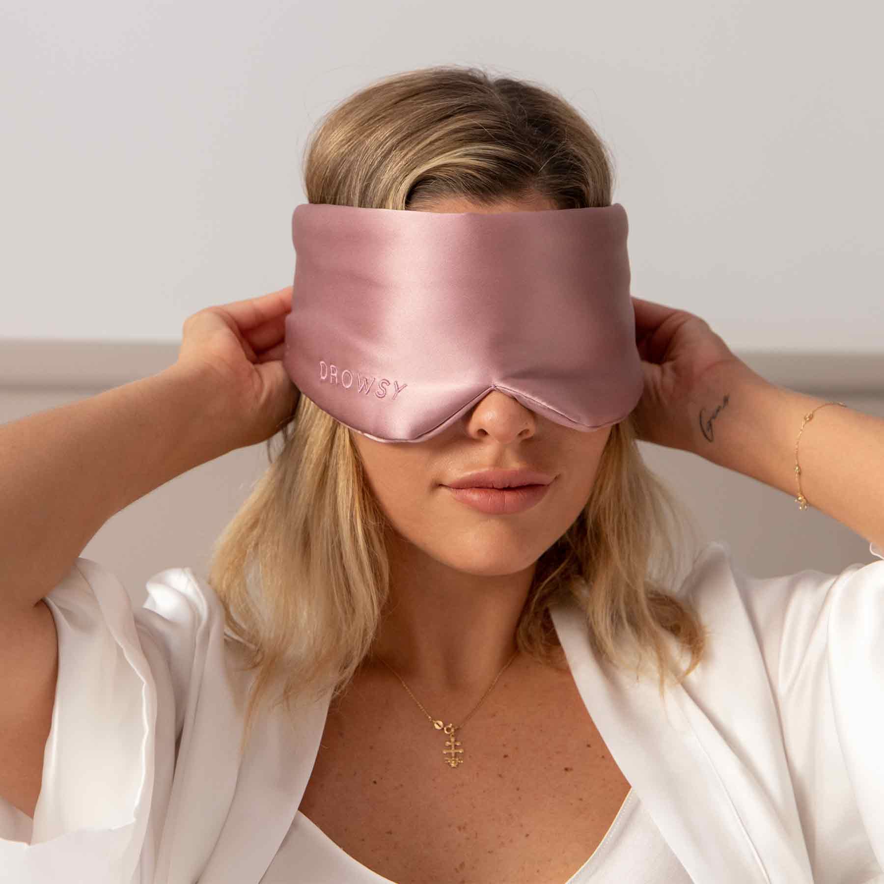 Signature Silk Sleep Mask - Pearl – Lounge Underwear